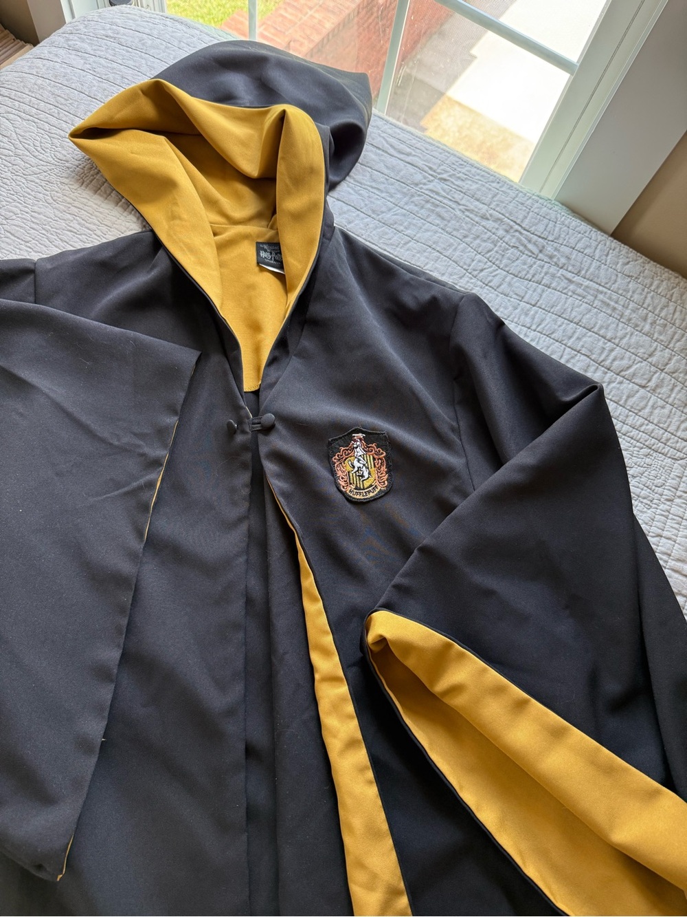 NWT Harry Potter Hufflepuff Robe